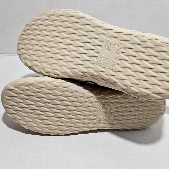 Hand painted rainboots - Picture 3 of 3